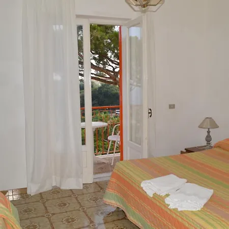 Polito Hotel 2*